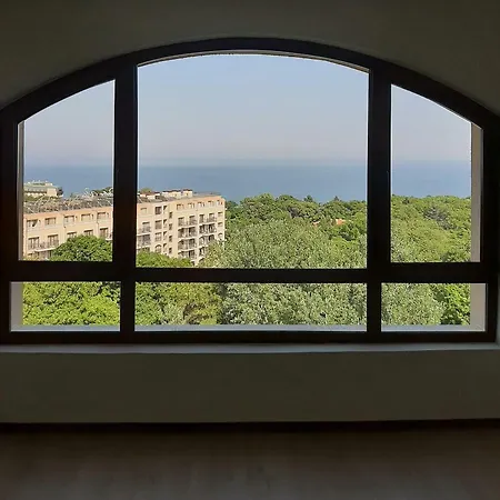 веста ривиера - безплатен паркинг 4*