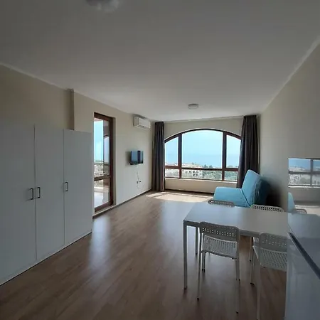 Hotel apartamentowy Vesta Riviera - Free Parking