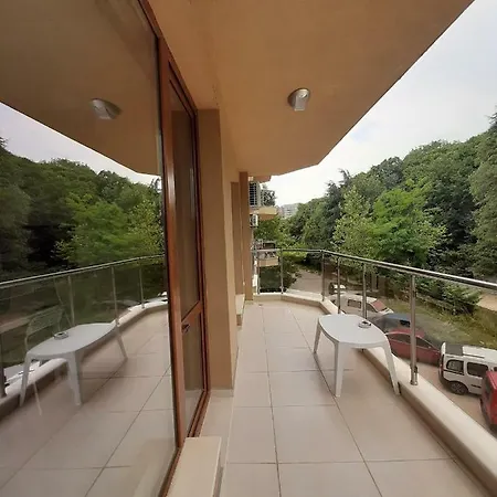 Hotel apartamentowy Vesta Riviera - Free Parking 4*