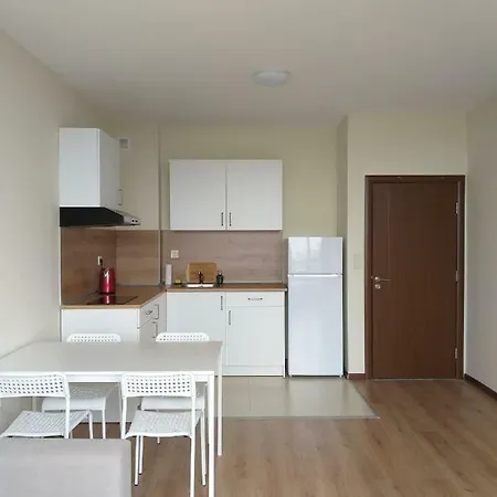 Hotel apartamentowy Vesta Riviera - Free Parking